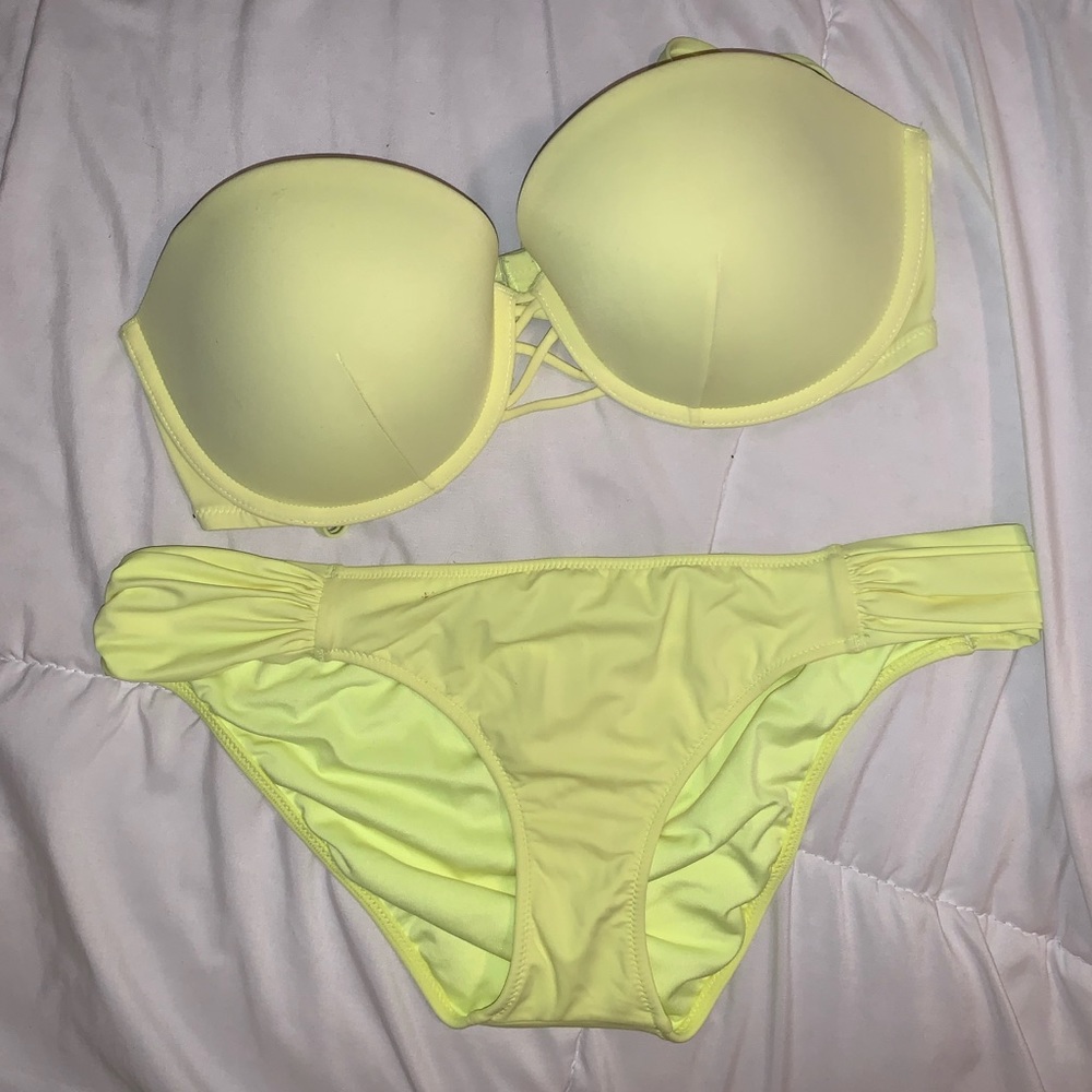 Victoria’s Secret Bathing Suit🌞